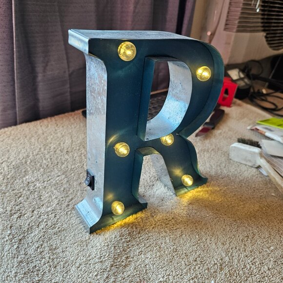 The letter R - Picture 5 of 6